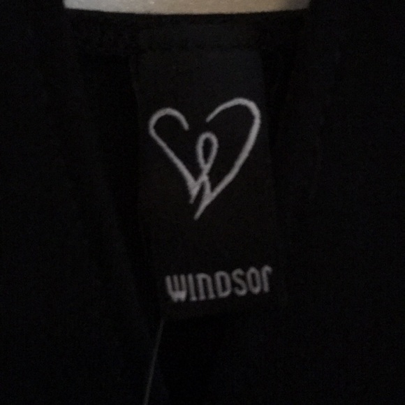 CLEARANCE! 🤩 Windsor Long Black Dress 🖤 - Picture 6 of 6